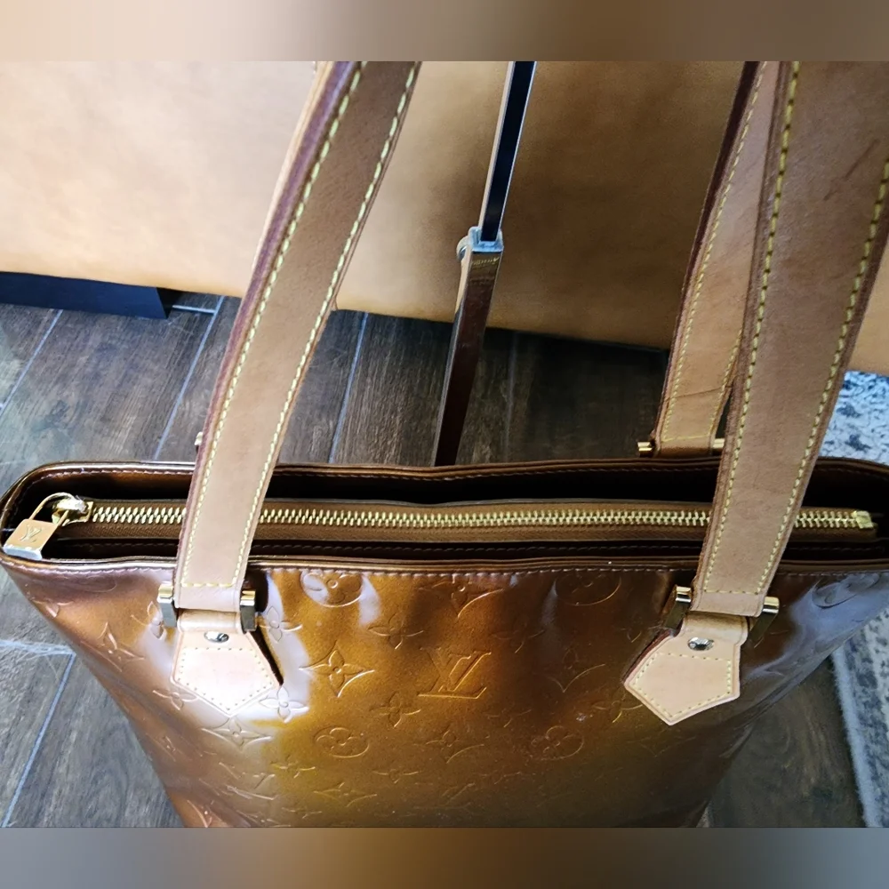 Louis Vuitton Vernis Houston Bag - Bronze - Picture 4 of 14